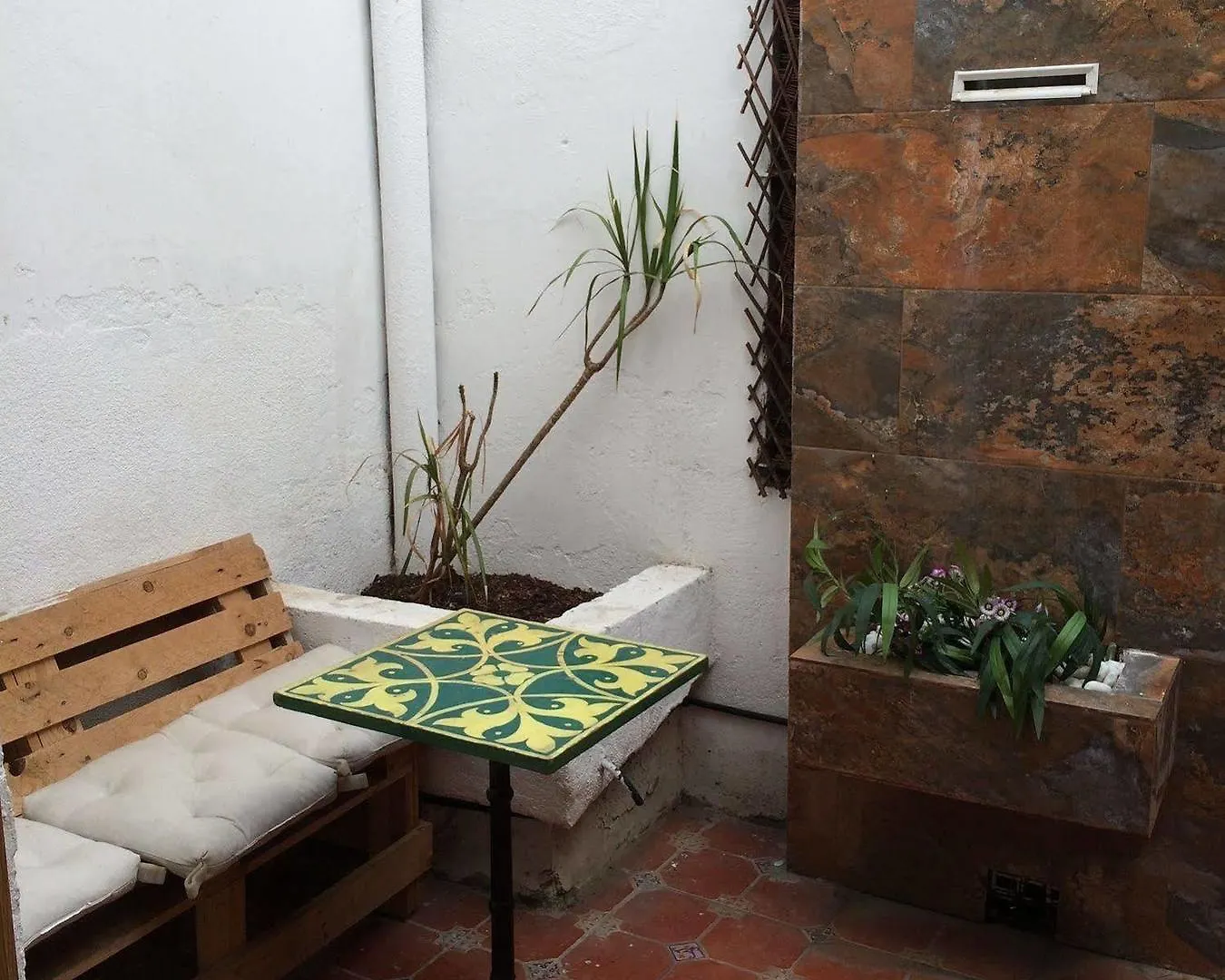 Hostal Agua Alegre Barcelona Apartment